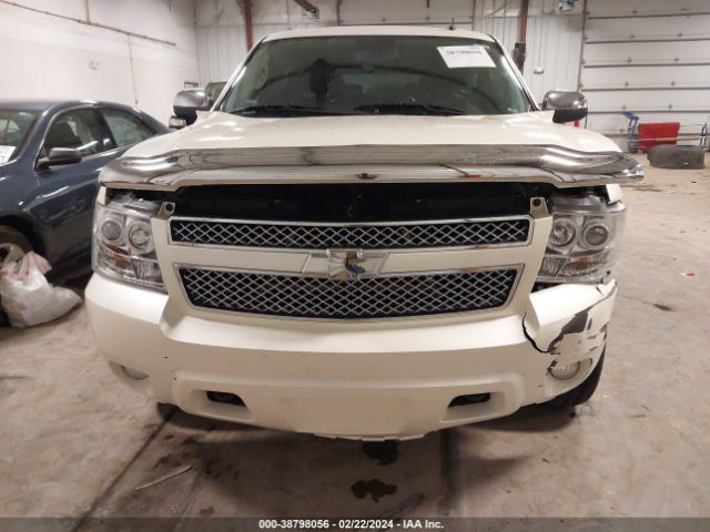 Photo 5 VIN: 1GNUKKE38AR146581 - CHEVROLET SUBURBAN 1500 