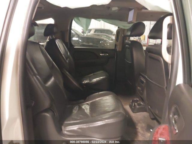 Photo 7 VIN: 1GNUKKE38AR146581 - CHEVROLET SUBURBAN 1500 