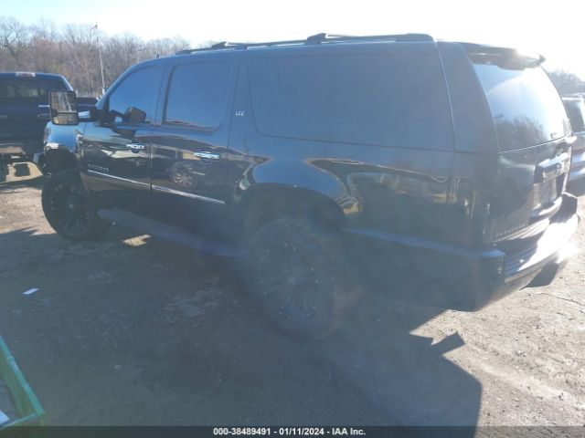 Photo 2 VIN: 1GNUKKE39AR153605 - CHEVROLET SUBURBAN 1500 