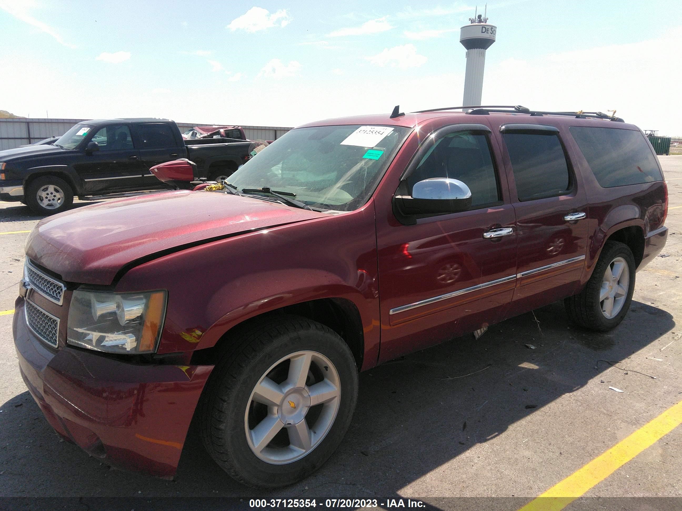 Photo 14 VIN: 1GNUKKE3XAR251719 - CHEVROLET SUBURBAN 