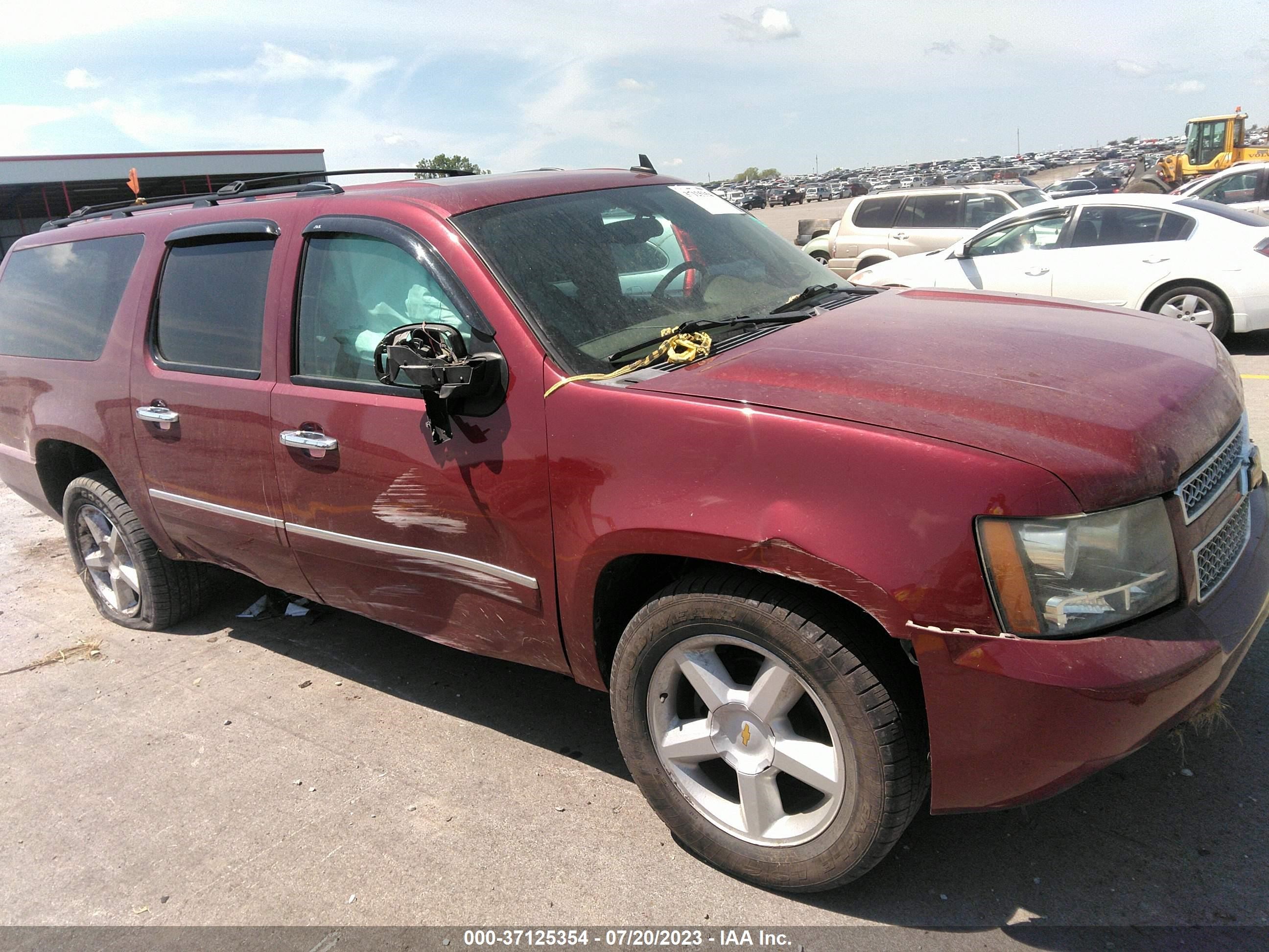 Photo 5 VIN: 1GNUKKE3XAR251719 - CHEVROLET SUBURBAN 