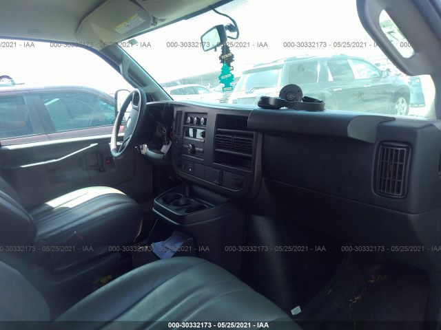 Photo 4 VIN: 1GNWGEFG2H1297194 - CHEVROLET EXPRESS PASSENGER 