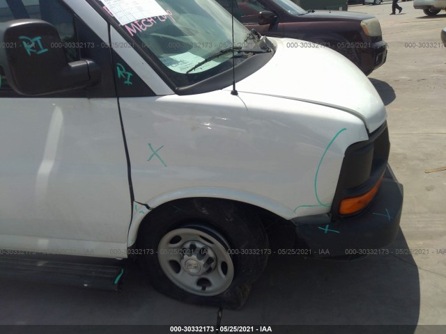 Photo 5 VIN: 1GNWGEFG2H1297194 - CHEVROLET EXPRESS PASSENGER 