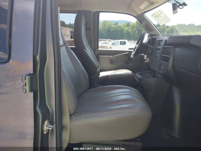 Photo 4 VIN: 1GNWGEFG8H1247948 - CHEVROLET EXPRESS 