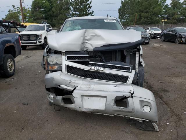 Photo 4 VIN: 1GNWKMEG2BR124908 - CHEVROLET SUBURBAN 