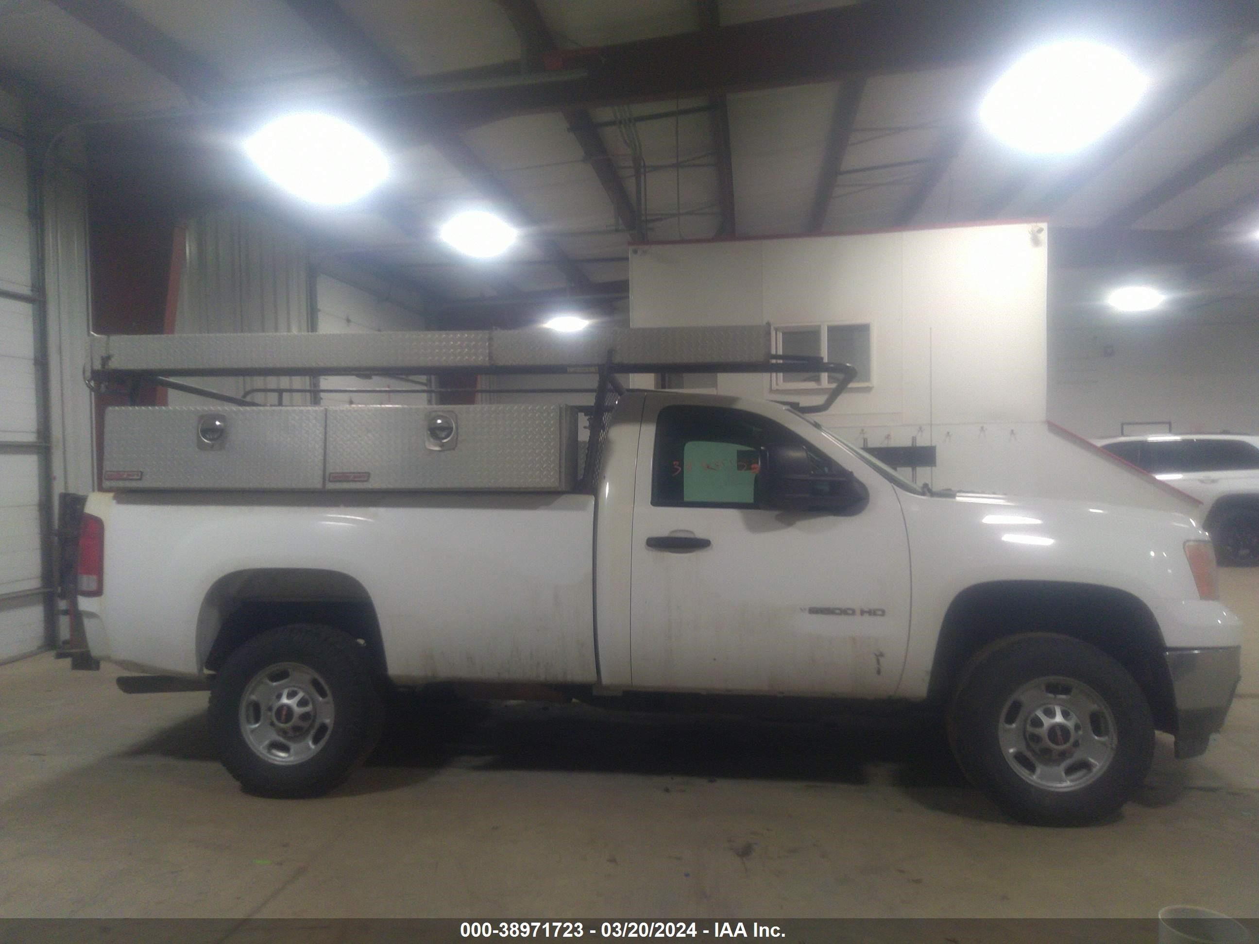 Photo 12 VIN: 1GT01ZCG3CF236184 - GMC SIERRA 