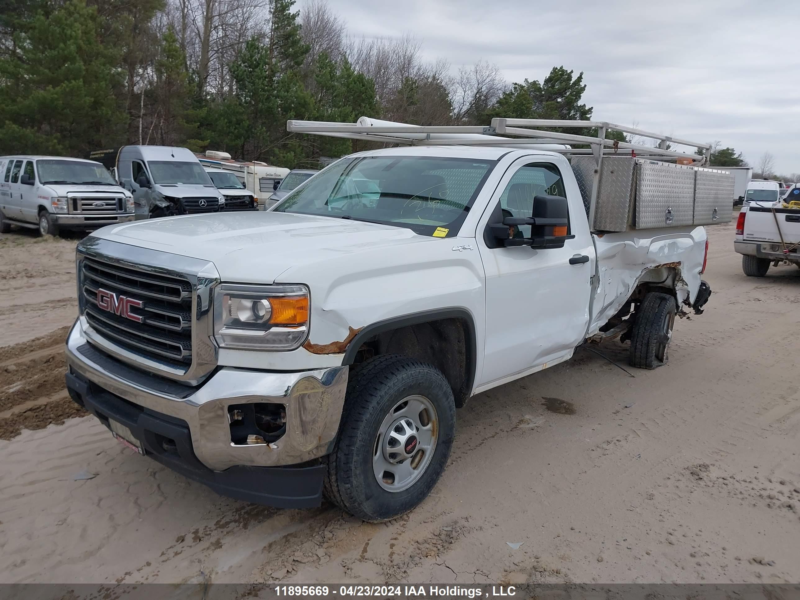 Photo 1 VIN: 1GT02REG3JZ252326 - GMC SIERRA 