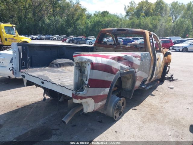 Photo 2 VIN: 1GT09LE78LF318608 - GMC SIERRA 