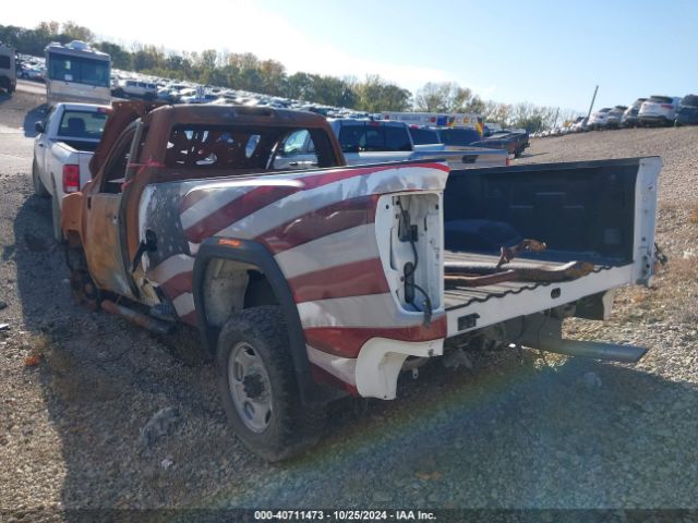 Photo 2 VIN: 1GT09LE78LF318608 - GMC SIERRA 