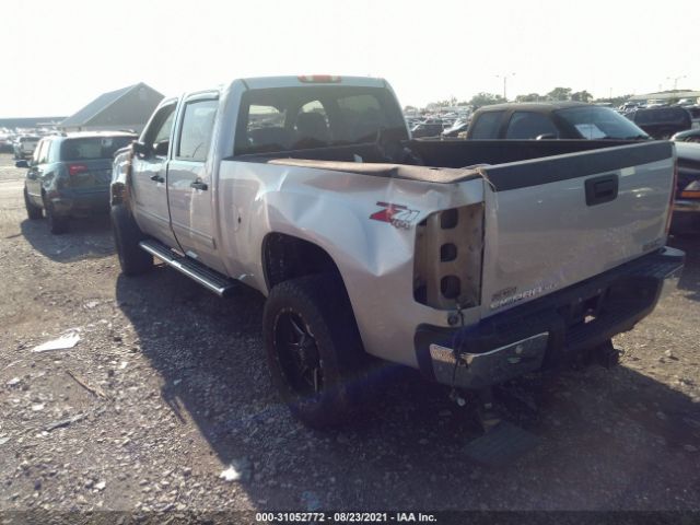 Photo 2 VIN: 1GT120C81BF218772 - GMC SIERRA 2500HD 