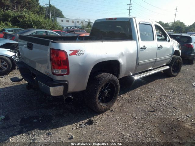 Photo 3 VIN: 1GT120C81BF218772 - GMC SIERRA 2500HD 