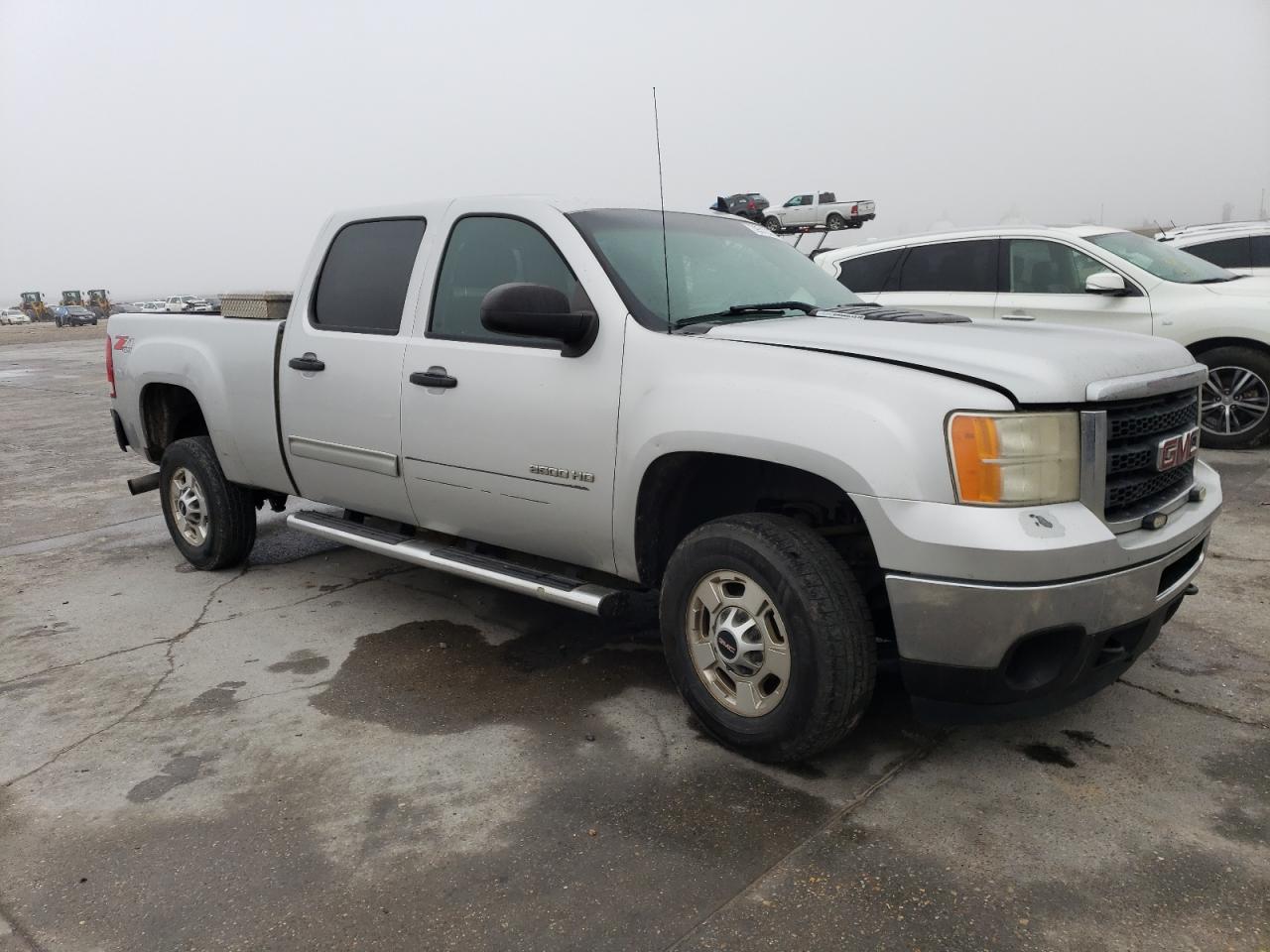 Photo 3 VIN: 1GT120C86BF111085 - GMC SIERRA 