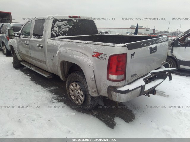 Photo 2 VIN: 1GT120C87BF111077 - GMC SIERRA 2500HD 