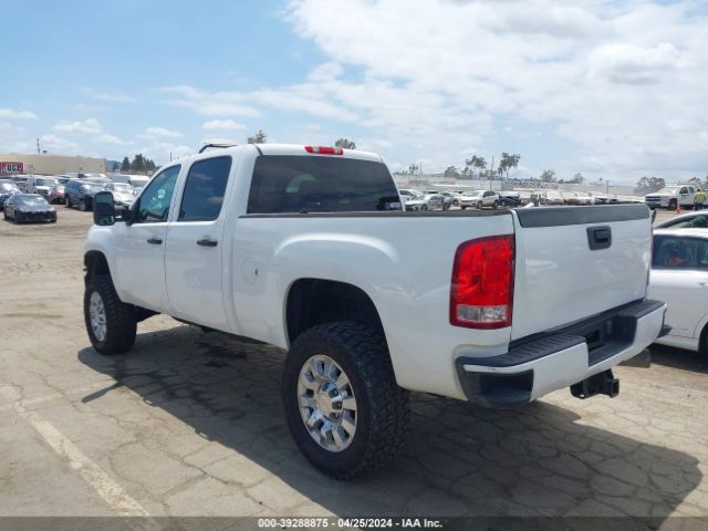 Photo 2 VIN: 1GT120C89BF166839 - GMC SIERRA 2500HD 