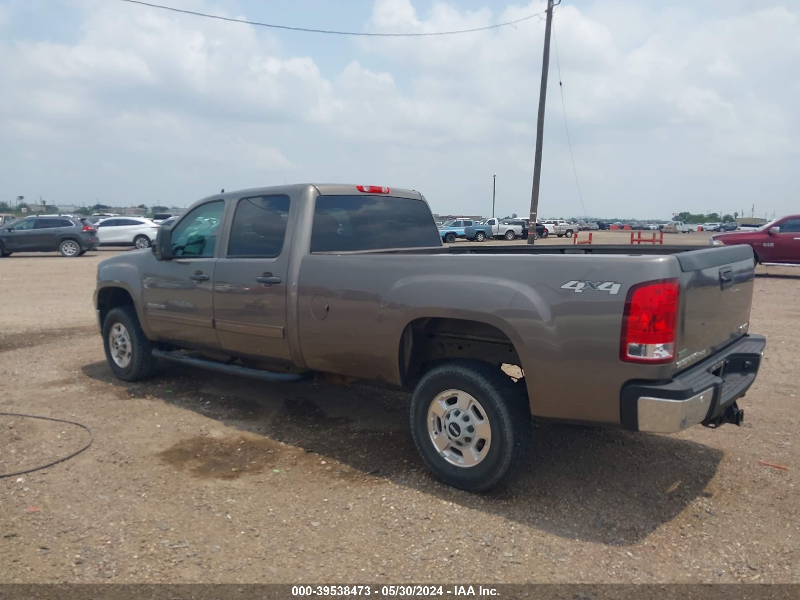 Photo 13 VIN: 1GT120CG0CF167063 - GMC SIERRA 