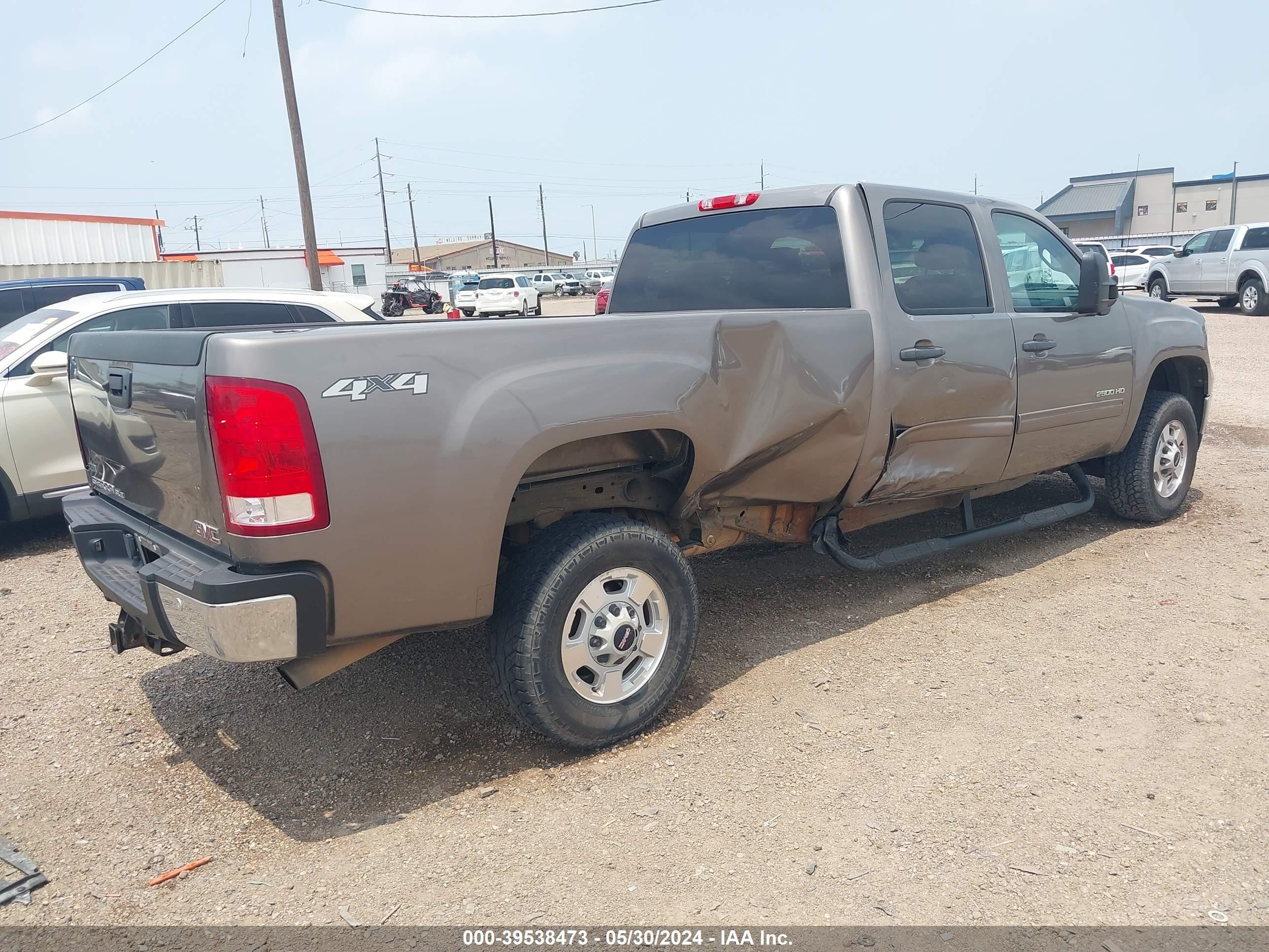 Photo 5 VIN: 1GT120CG0CF167063 - GMC SIERRA 