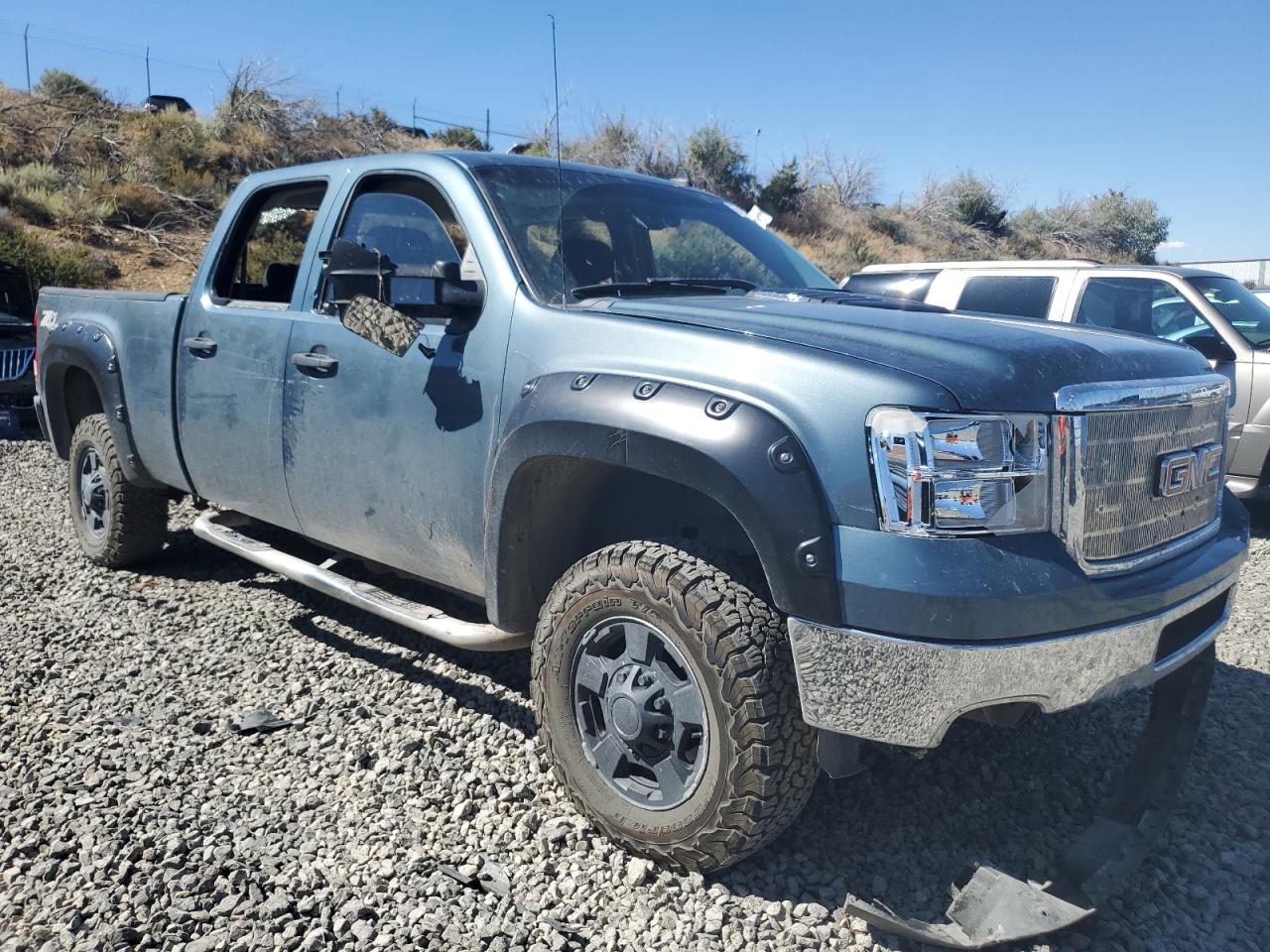 Photo 3 VIN: 1GT120CG2BF264506 - GMC SIERRA 