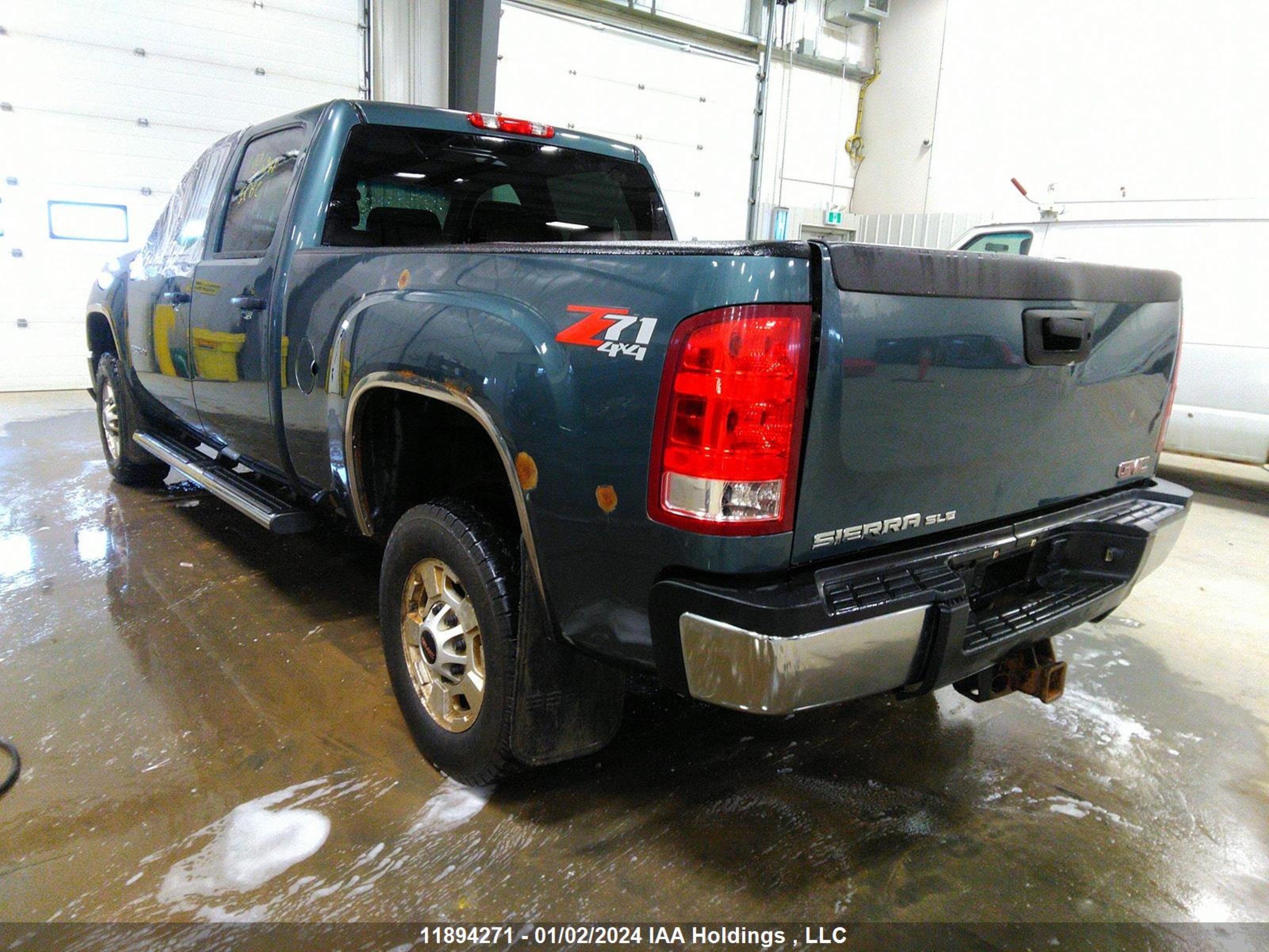 Photo 2 VIN: 1GT120CG5BF225831 - GMC SIERRA 