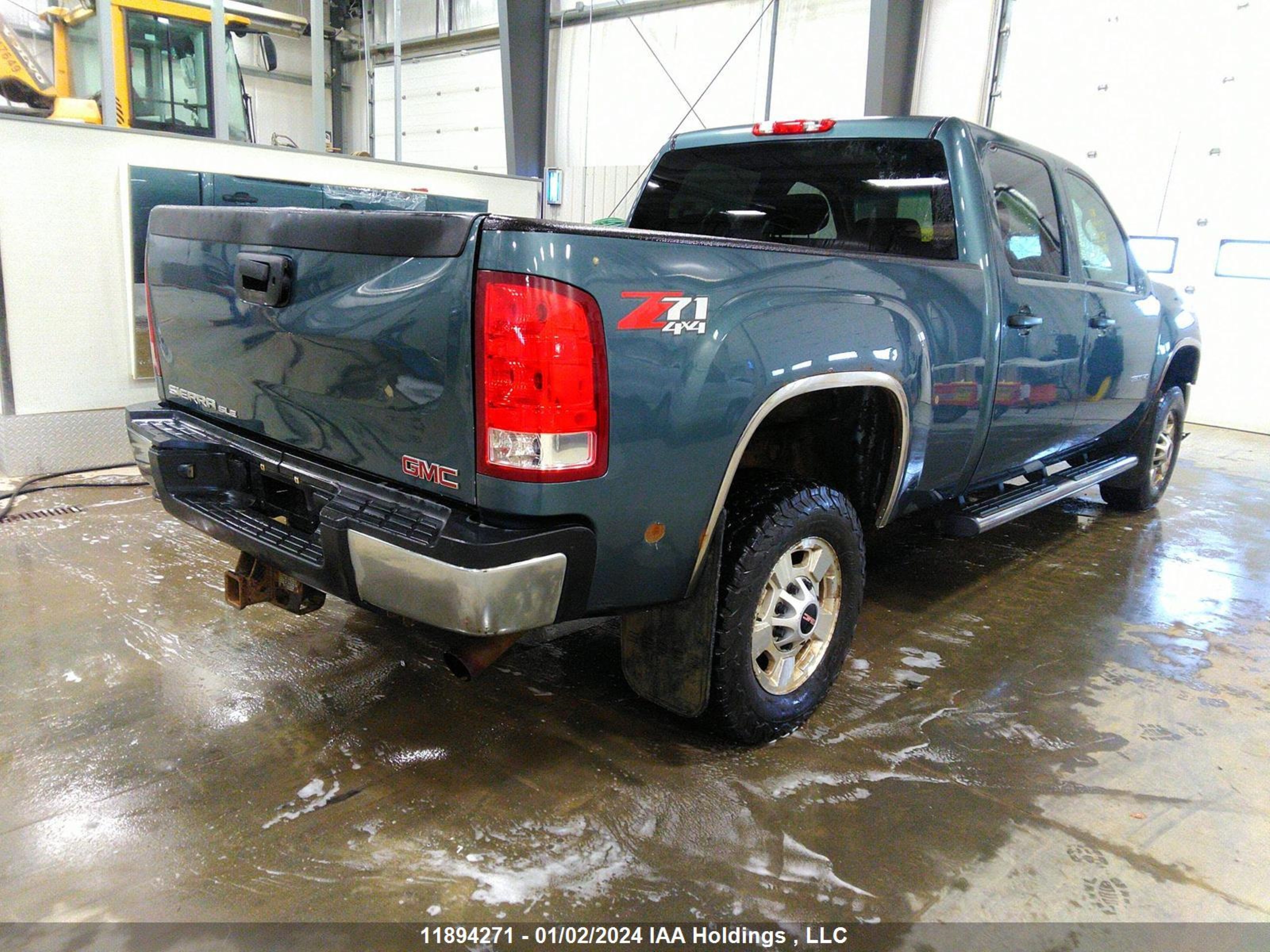 Photo 3 VIN: 1GT120CG5BF225831 - GMC SIERRA 