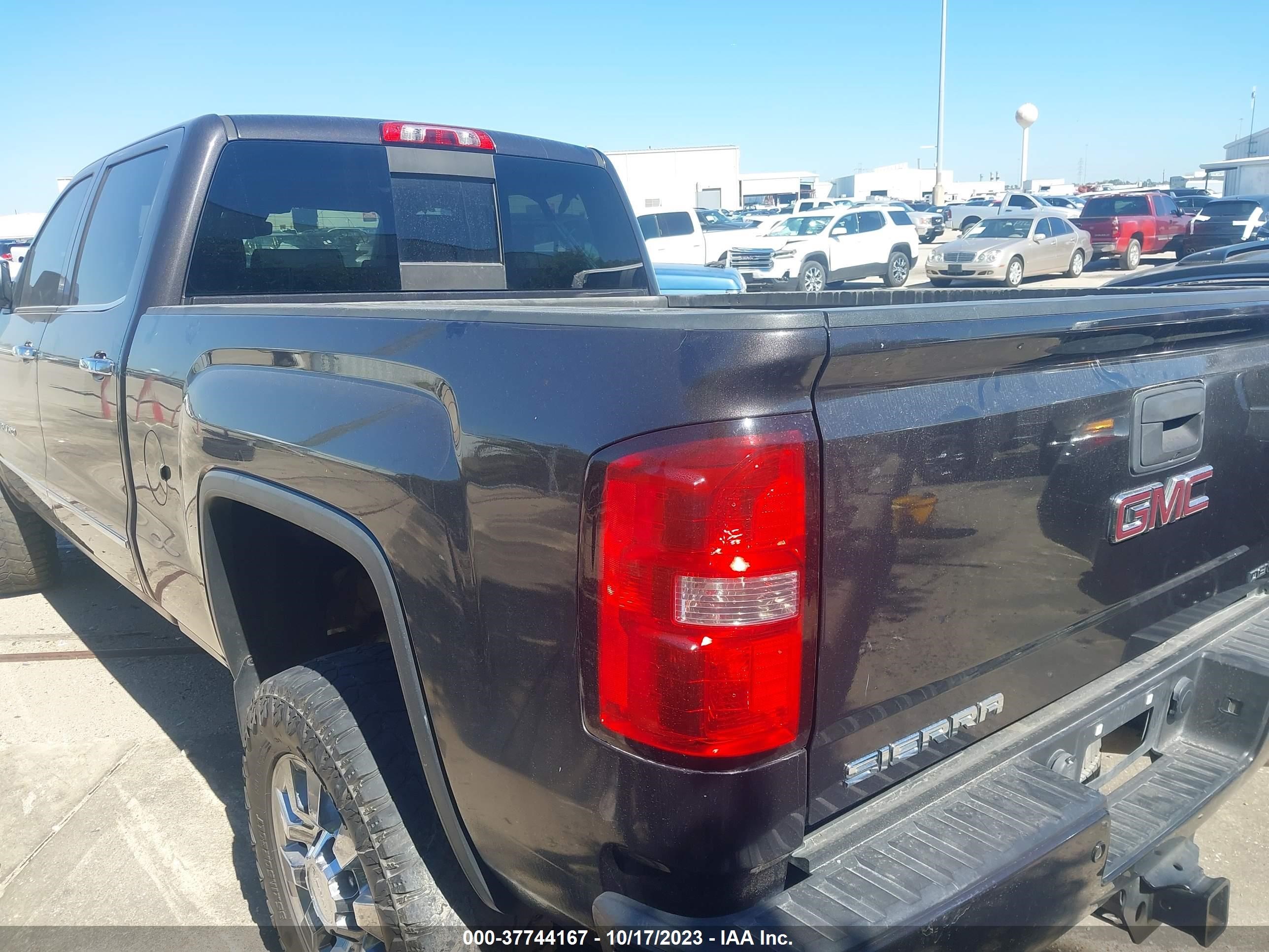 Photo 2 VIN: 1GT120E88FF636815 - GMC SIERRA 