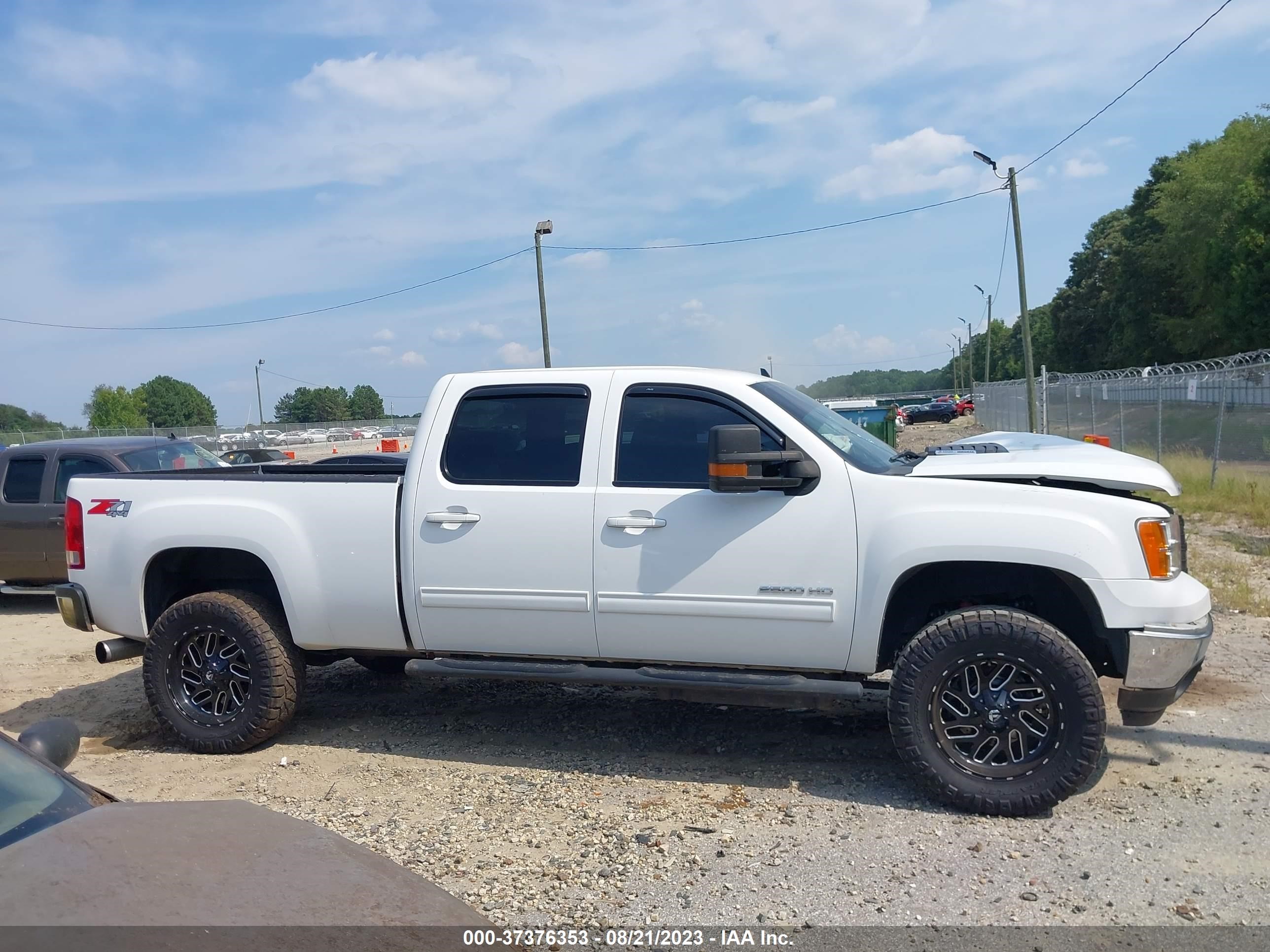 Photo 12 VIN: 1GT121C80CF238695 - GMC SIERRA 