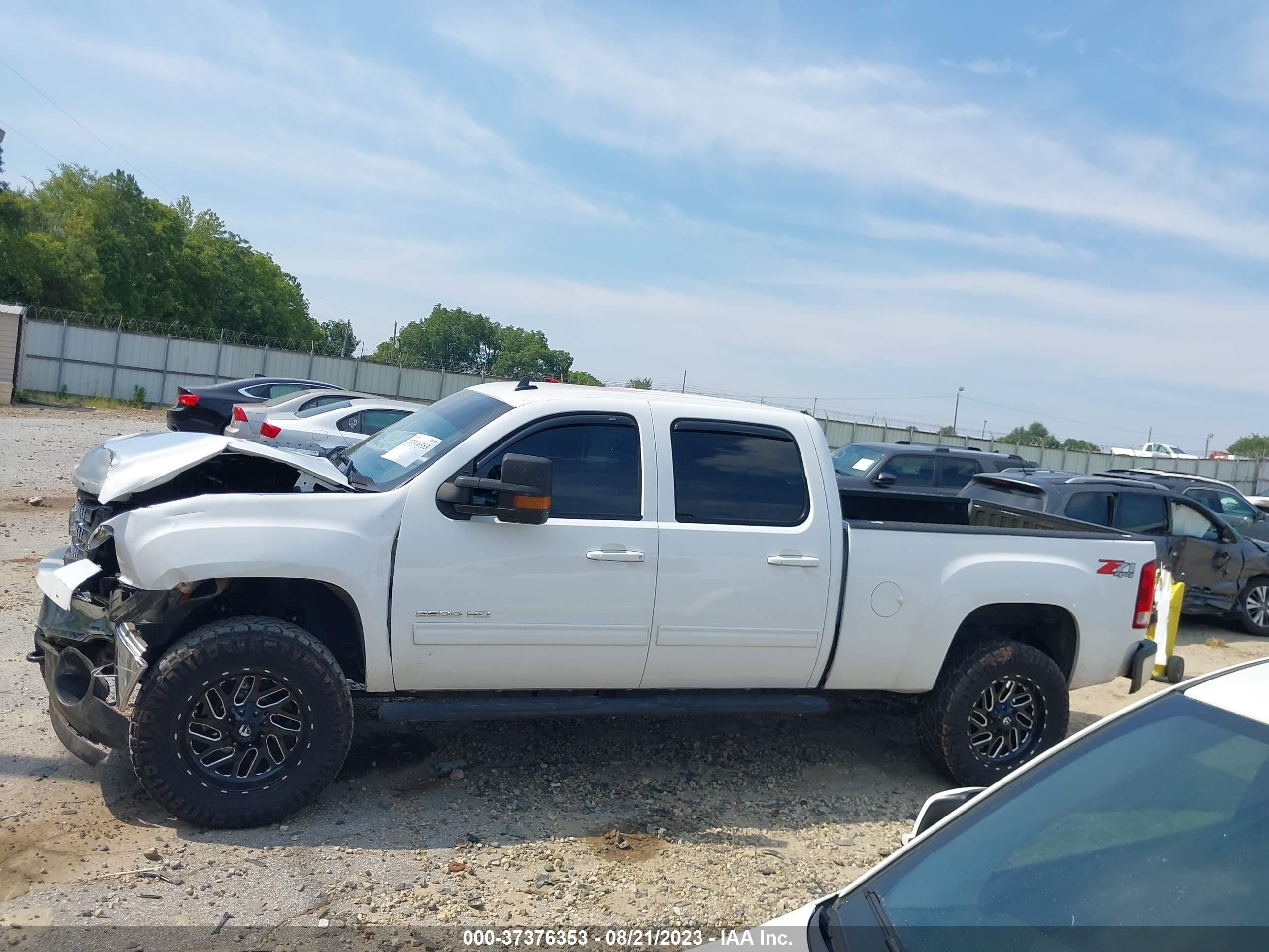 Photo 13 VIN: 1GT121C80CF238695 - GMC SIERRA 