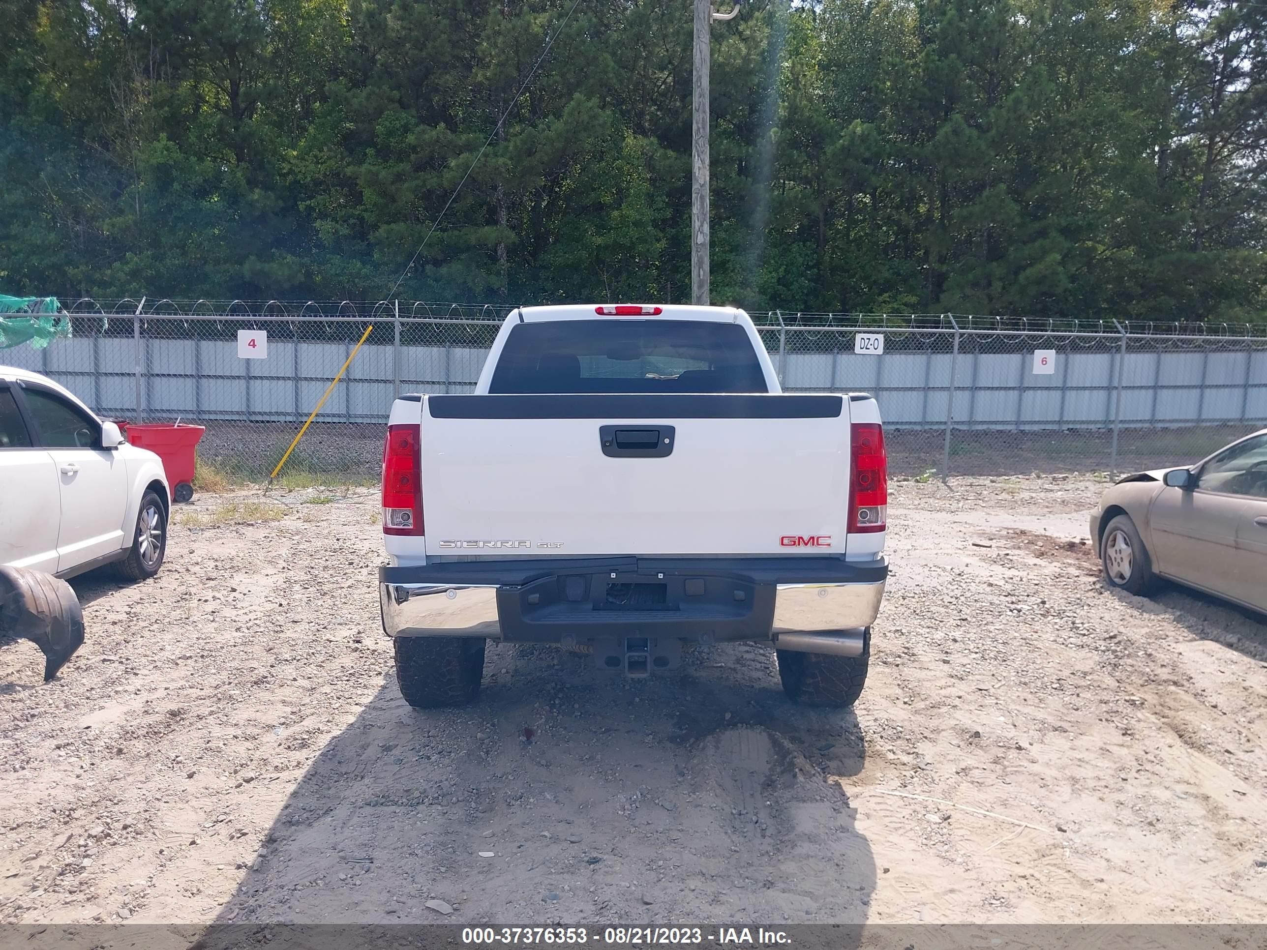 Photo 15 VIN: 1GT121C80CF238695 - GMC SIERRA 