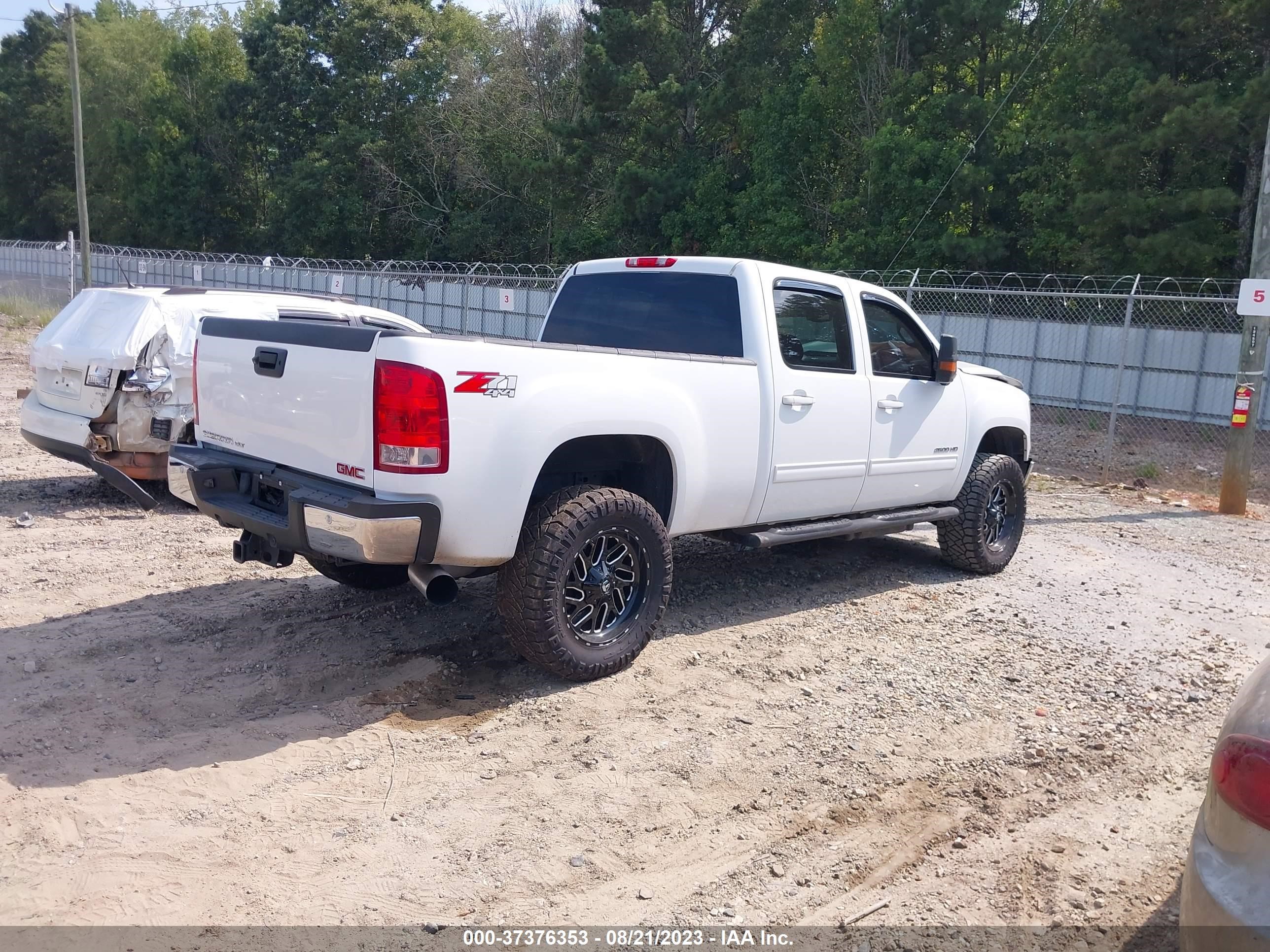 Photo 3 VIN: 1GT121C80CF238695 - GMC SIERRA 