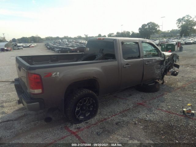 Photo 3 VIN: 1GT121C84CF181336 - GMC SIERRA 2500HD 