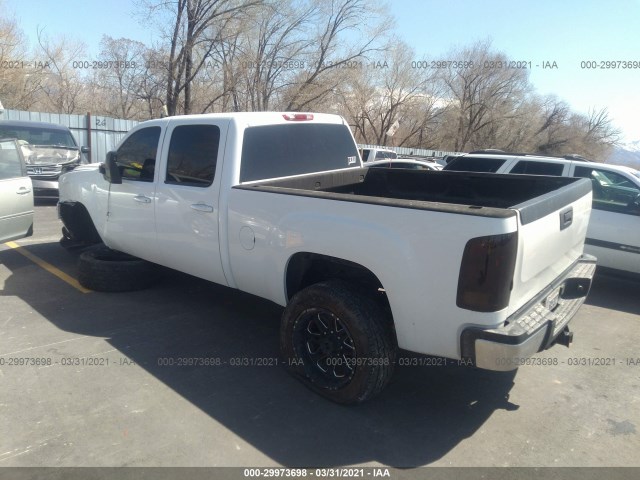 Photo 2 VIN: 1GT121C87BF132176 - GMC SIERRA 2500HD 