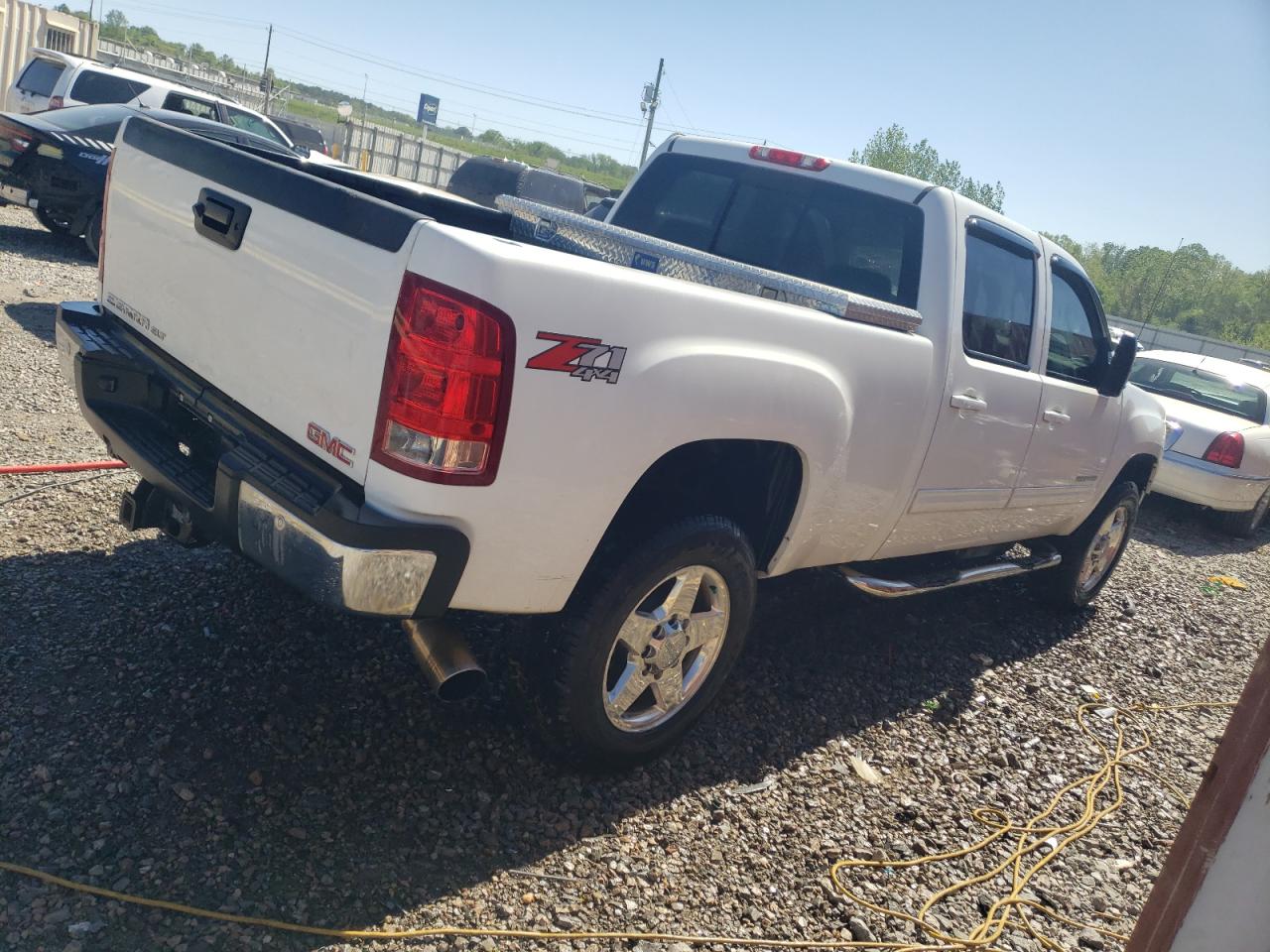 Photo 2 VIN: 1GT121C8XBF156021 - GMC SIERRA 