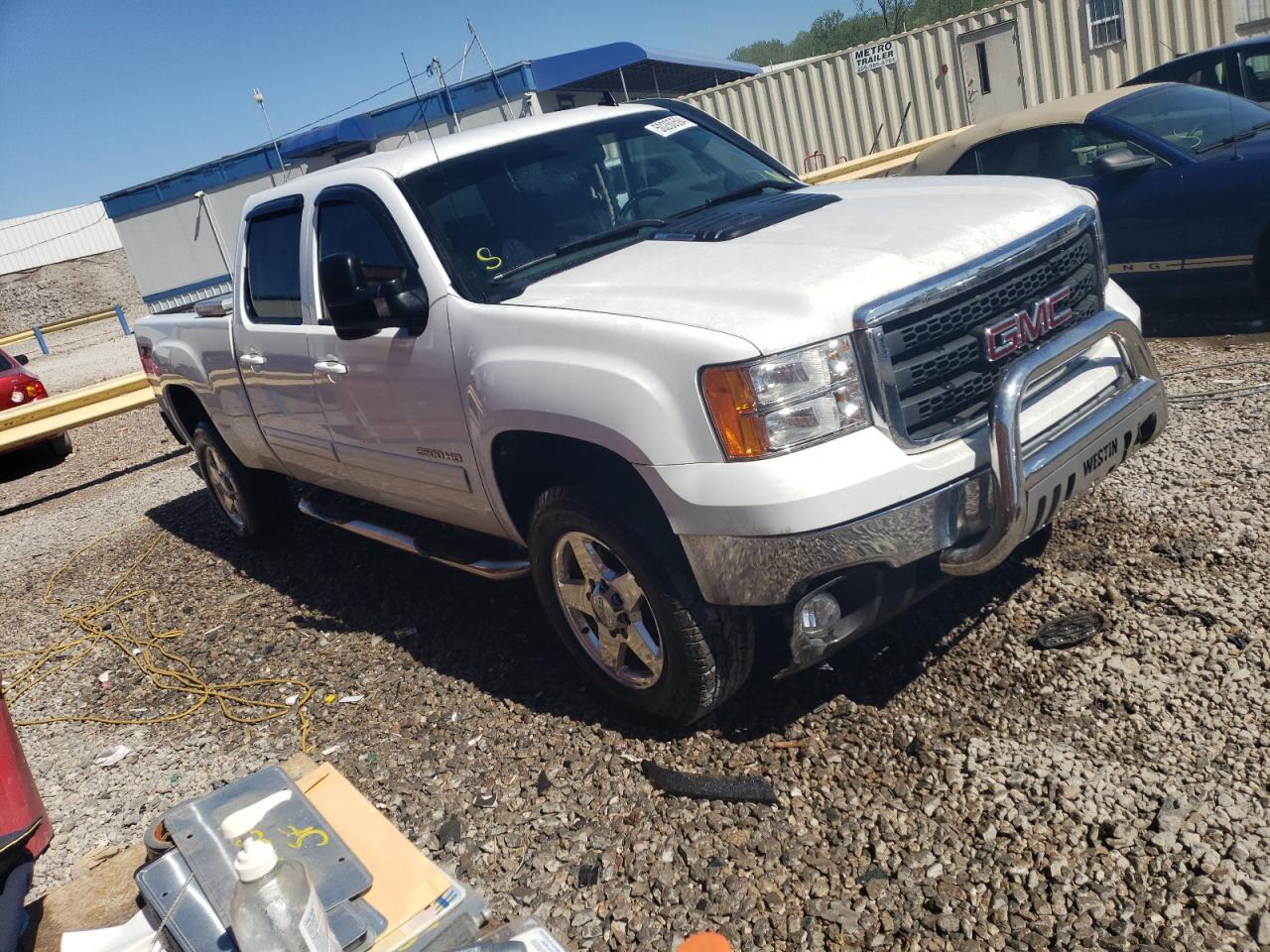 Photo 3 VIN: 1GT121C8XBF156021 - GMC SIERRA 