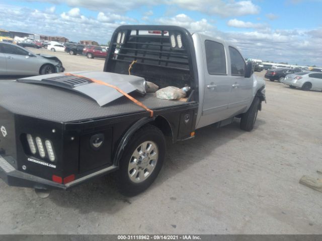 Photo 3 VIN: 1GT121E8XDF159260 - GMC SIERRA 2500HD 