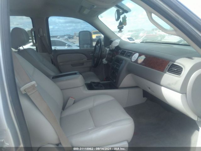 Photo 4 VIN: 1GT121E8XDF159260 - GMC SIERRA 2500HD 