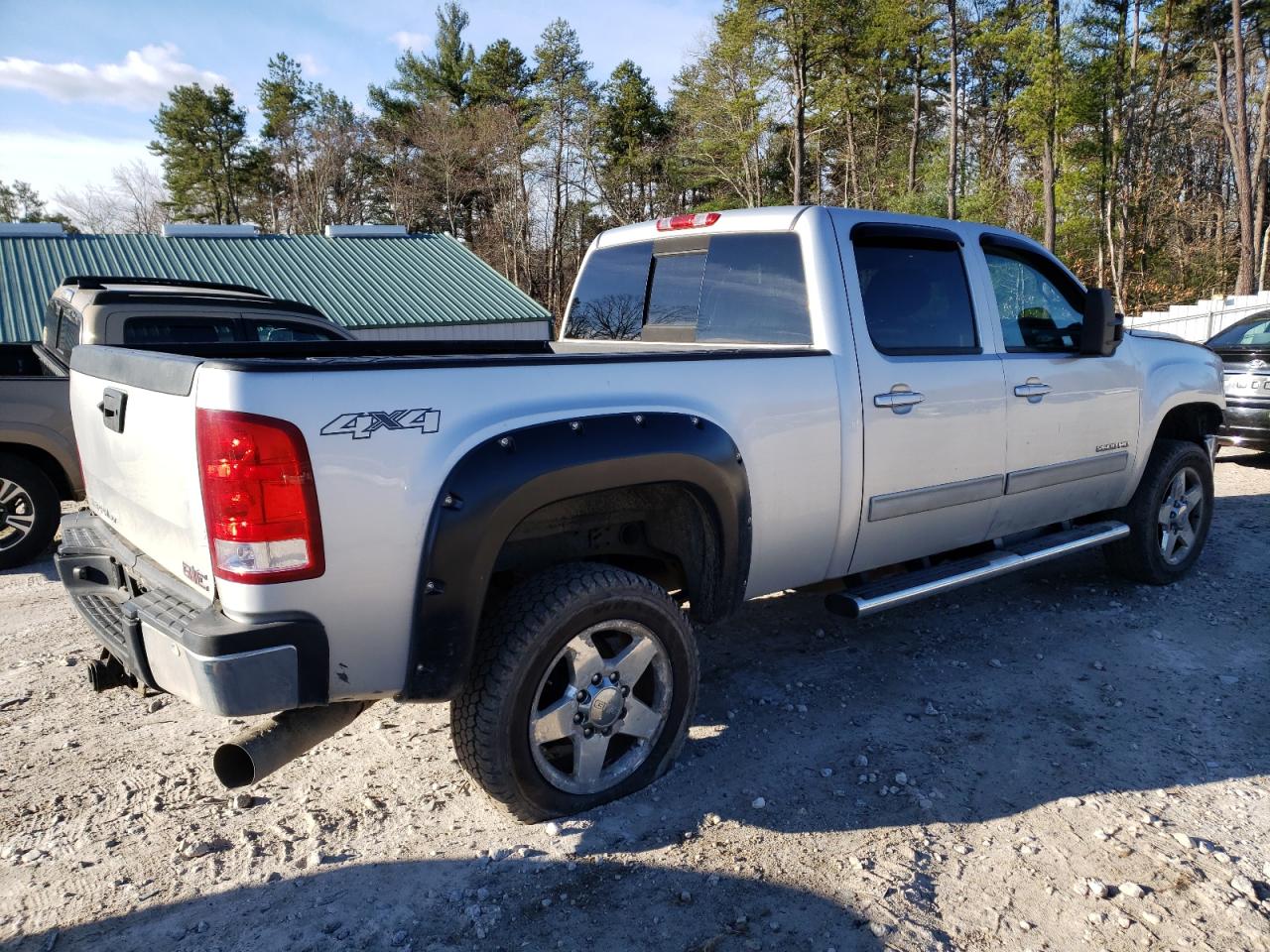 Photo 2 VIN: 1GT121E8XDF211728 - GMC SIERRA 