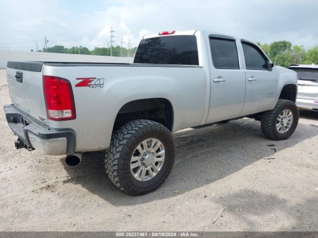 Photo 3 VIN: 1GT121E8XEF148888 - GMC SIERRA 2500HD 