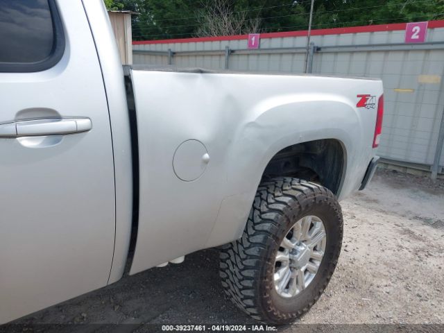 Photo 5 VIN: 1GT121E8XEF148888 - GMC SIERRA 2500HD 