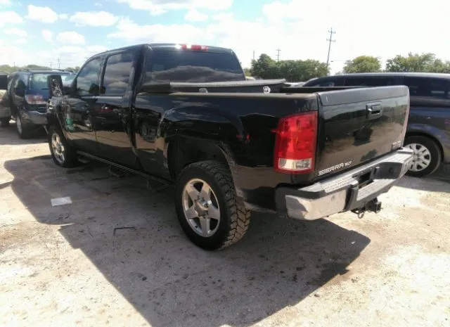 Photo 2 VIN: 1GT121EG1DF223788 - GMC SIERRA 2500HD 