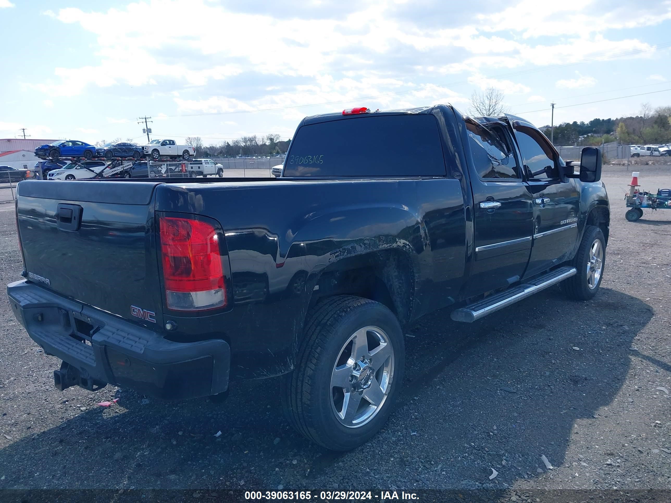 Photo 3 VIN: 1GT125C80BF201457 - GMC SIERRA 