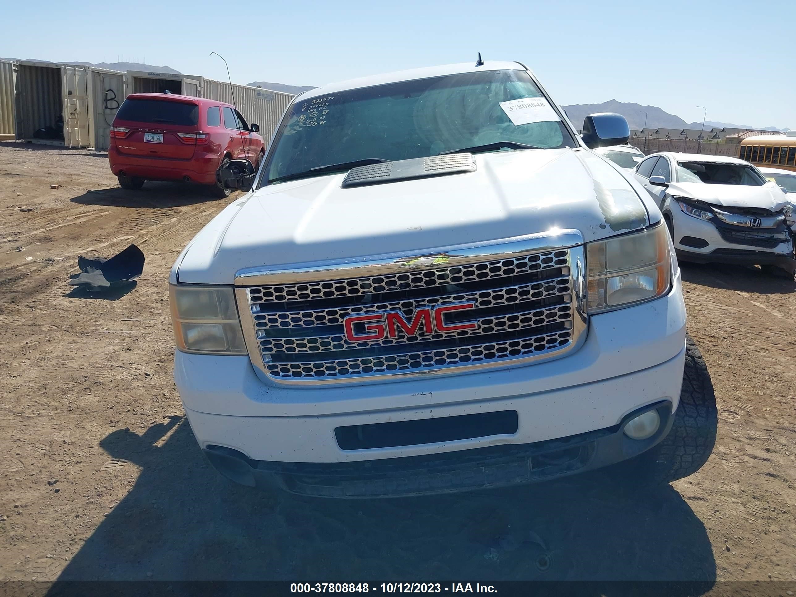 Photo 10 VIN: 1GT125C81BF244625 - GMC SIERRA 