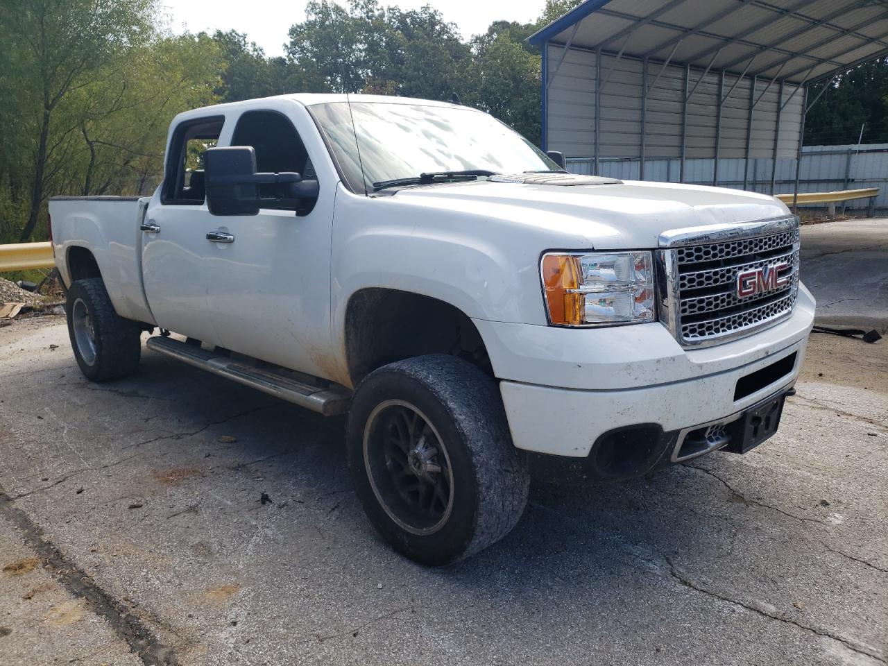 Photo 3 VIN: 1GT125C83BF170740 - GMC SIERRA 