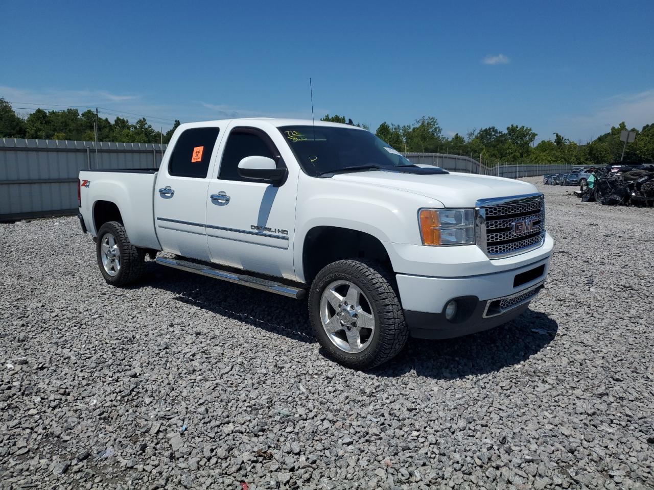 Photo 3 VIN: 1GT125CG7BF242126 - GMC SIERRA 