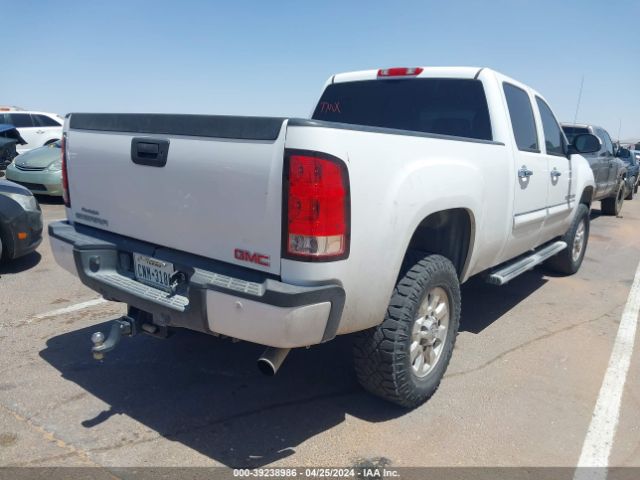 Photo 3 VIN: 1GT125CGXBF102751 - GMC SIERRA 2500HD 