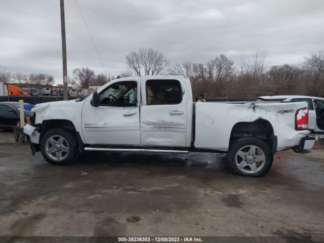 Photo 5 VIN: 1GT125E80DF196521 - GMC SIERRA 2500HD 