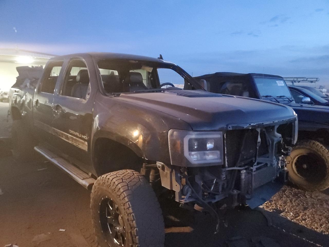 Photo 3 VIN: 1GT125E85DF144608 - GMC SIERRA 