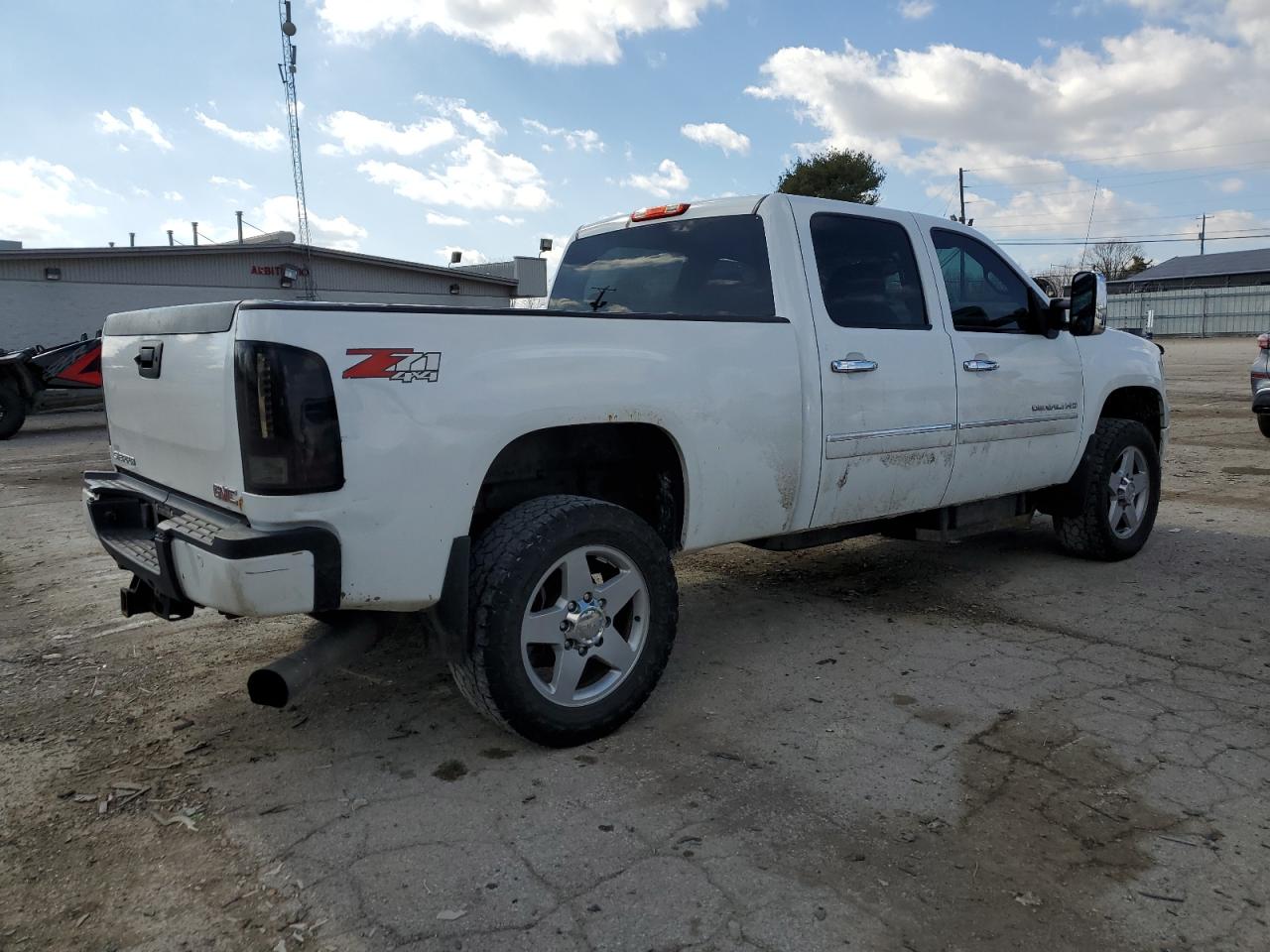 Photo 2 VIN: 1GT125E88DF191695 - GMC SIERRA 