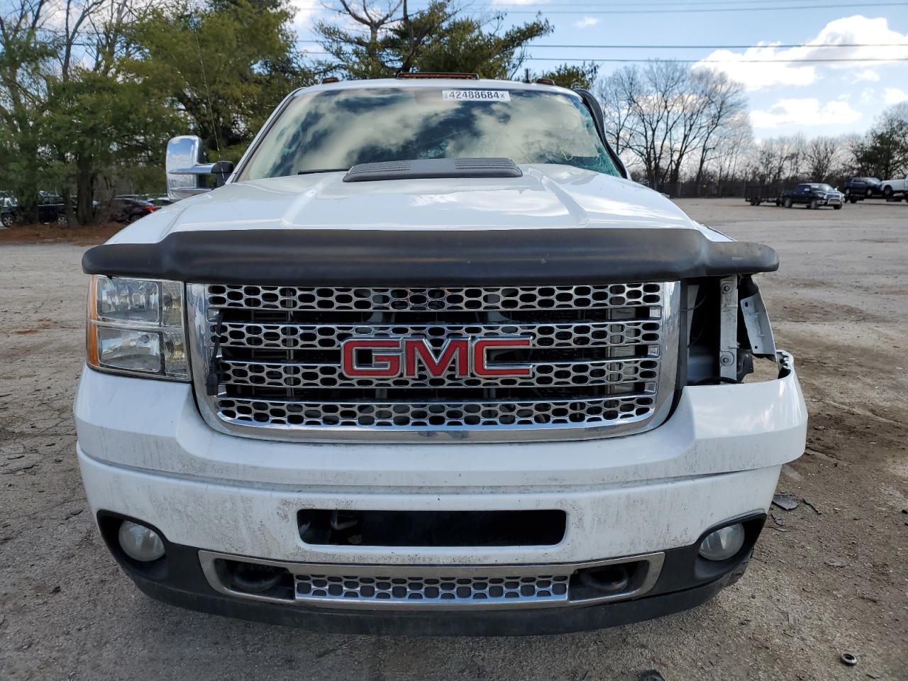 Photo 4 VIN: 1GT125E88DF191695 - GMC SIERRA 