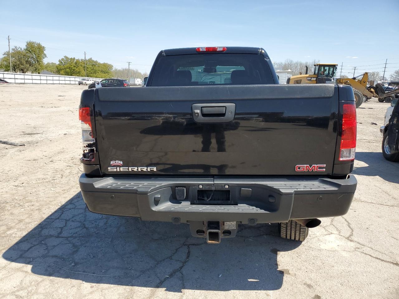 Photo 5 VIN: 1GT125EG8BF261832 - GMC SIERRA 