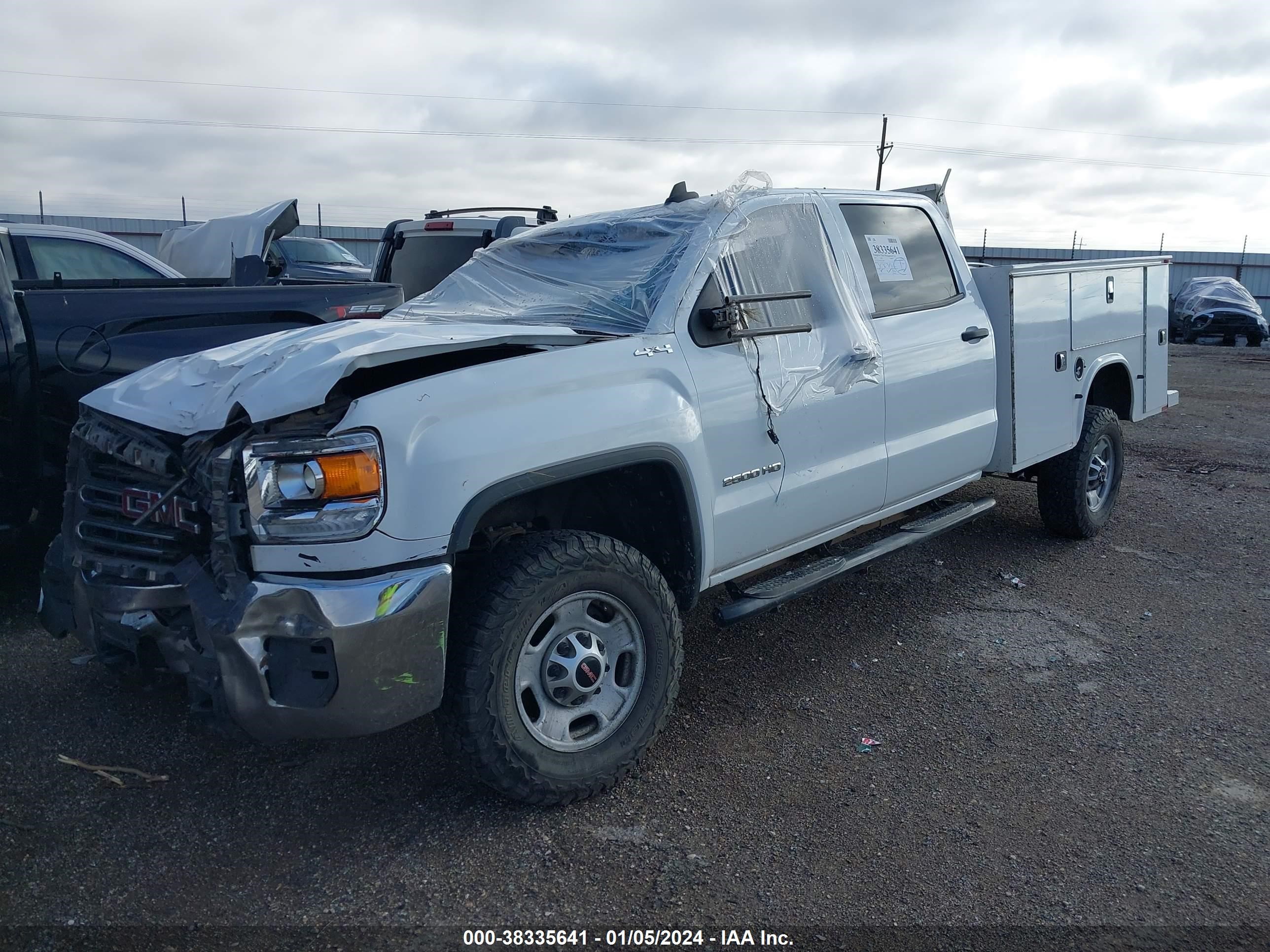 Photo 1 VIN: 1GT12NEG7KF139849 - GMC SIERRA 