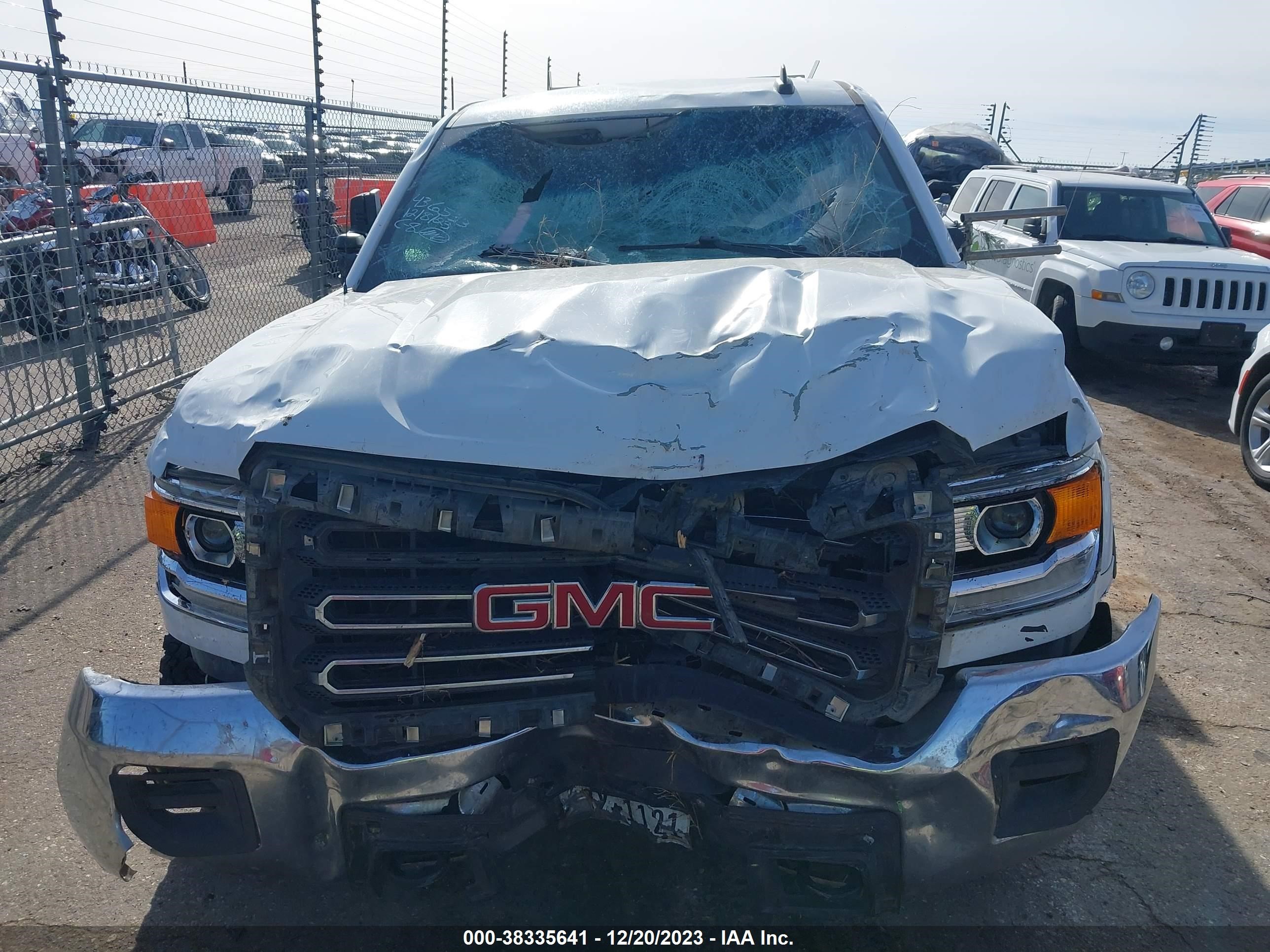 Photo 5 VIN: 1GT12NEG7KF139849 - GMC SIERRA 